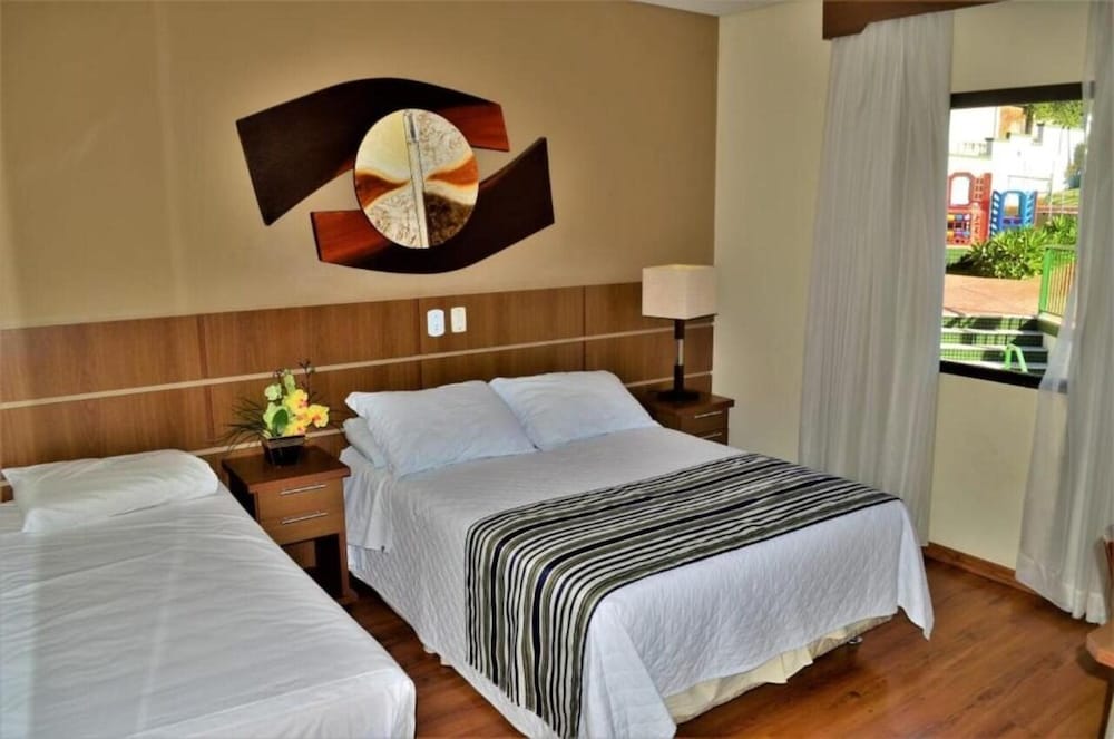 Summit Lago Hotel 10/62