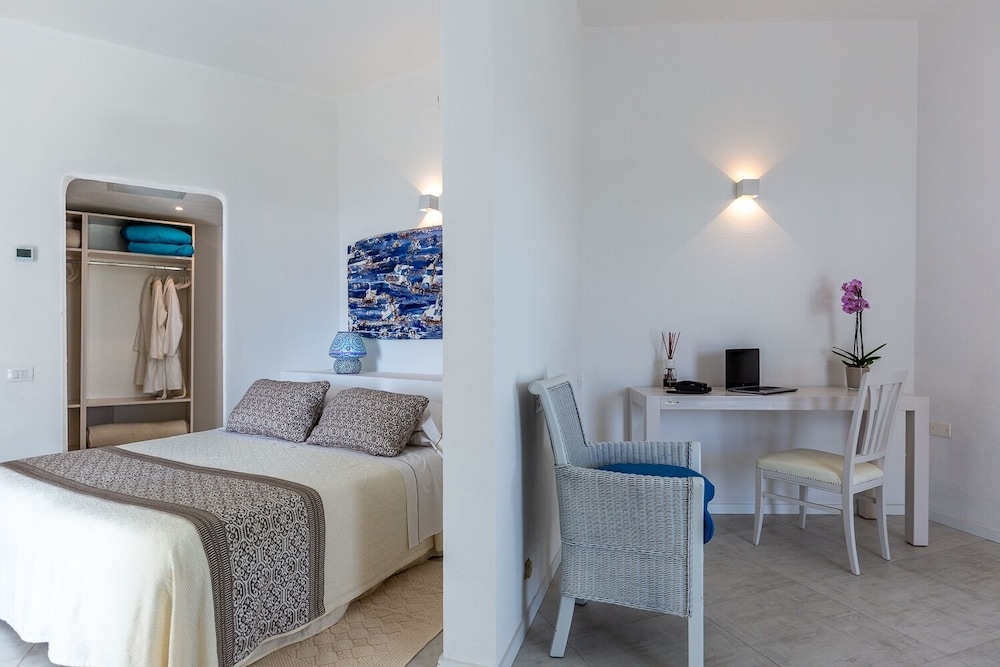 جناح بسرير فردي بإطلالة على البحر، Flamingo Hotel 8/10