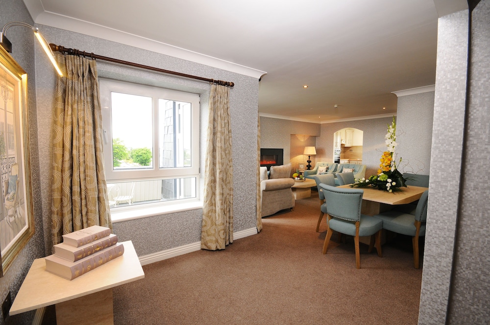 Flannerys Hotel Galway 35/60