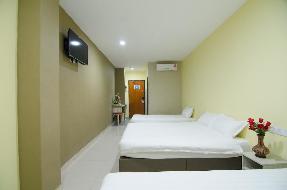 Hotel Raja Bot 18/30
