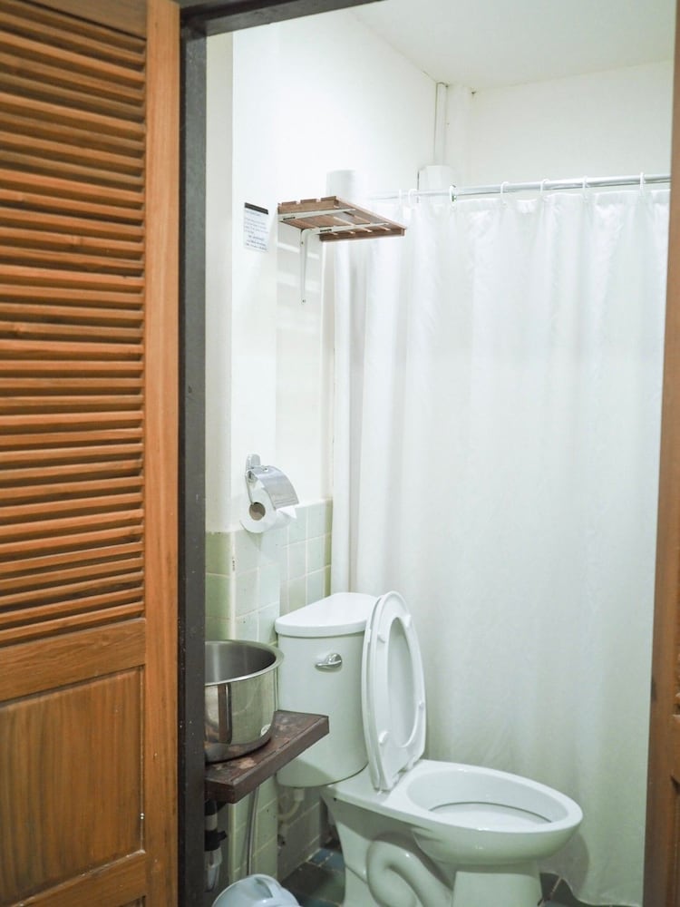 Rustic Guesthouse 50/50