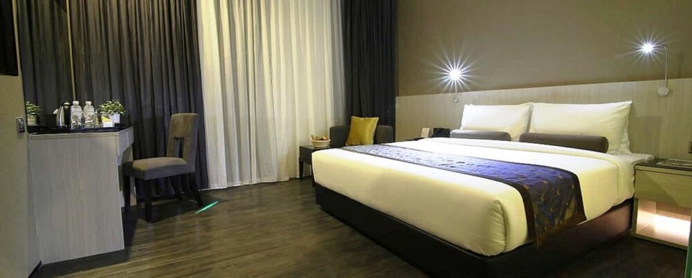 Platinum Suites AT Swiss Garden 16/45