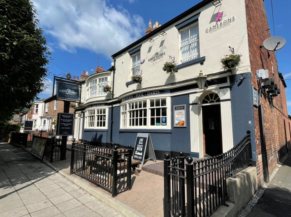 The Grey Horse 2/37