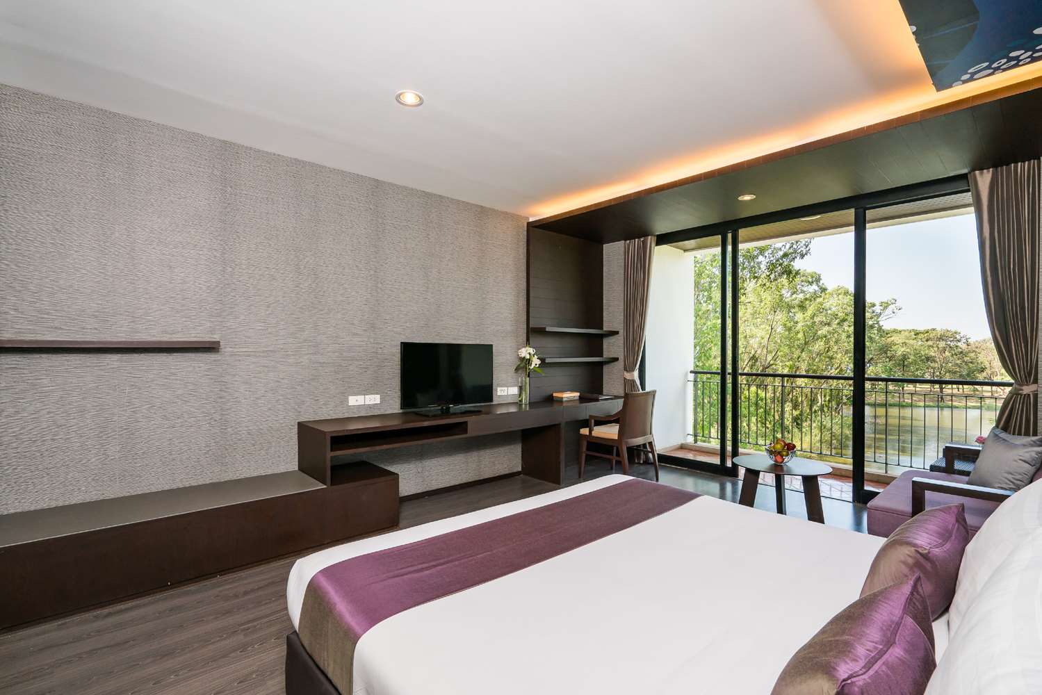 Deluxe, Double Bed
