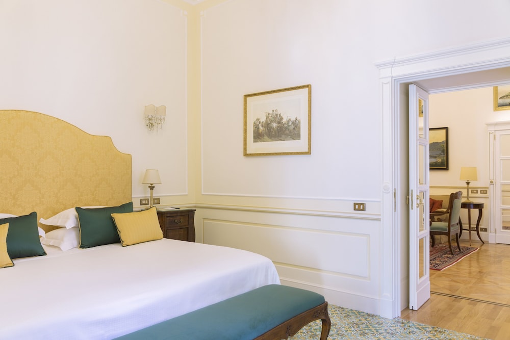 2 BEDROOMS, PAVAROTTI, SUITE, SEA VIEW