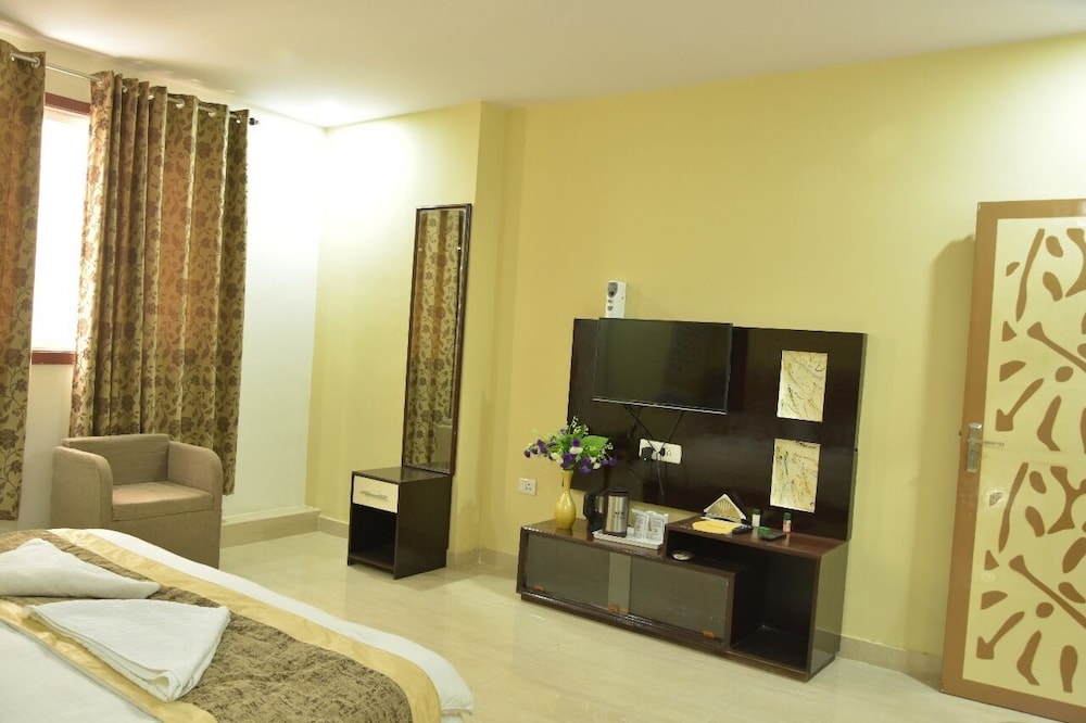 Hotel Sarweshwary 39/47
