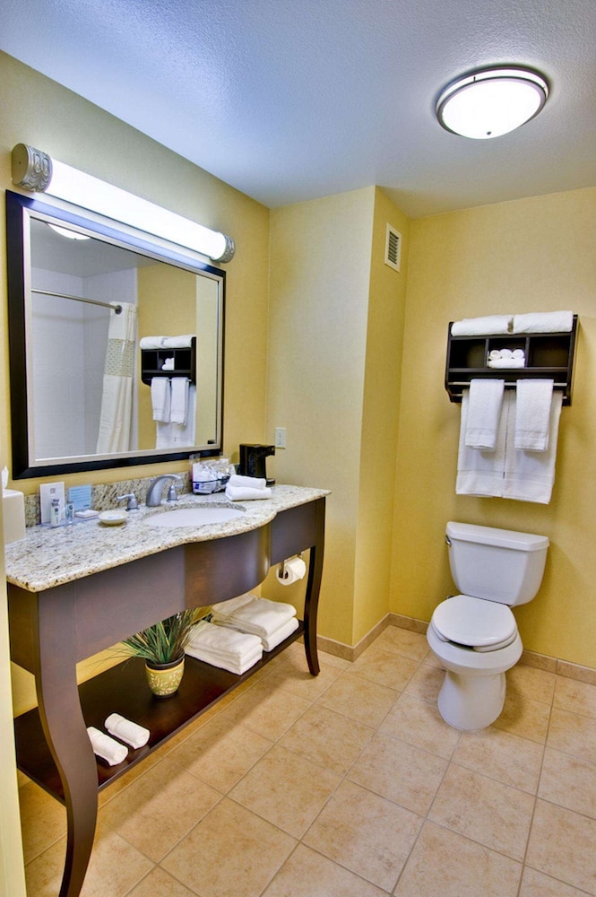 Hampton Inn And Suites Moreno Valley 52/63