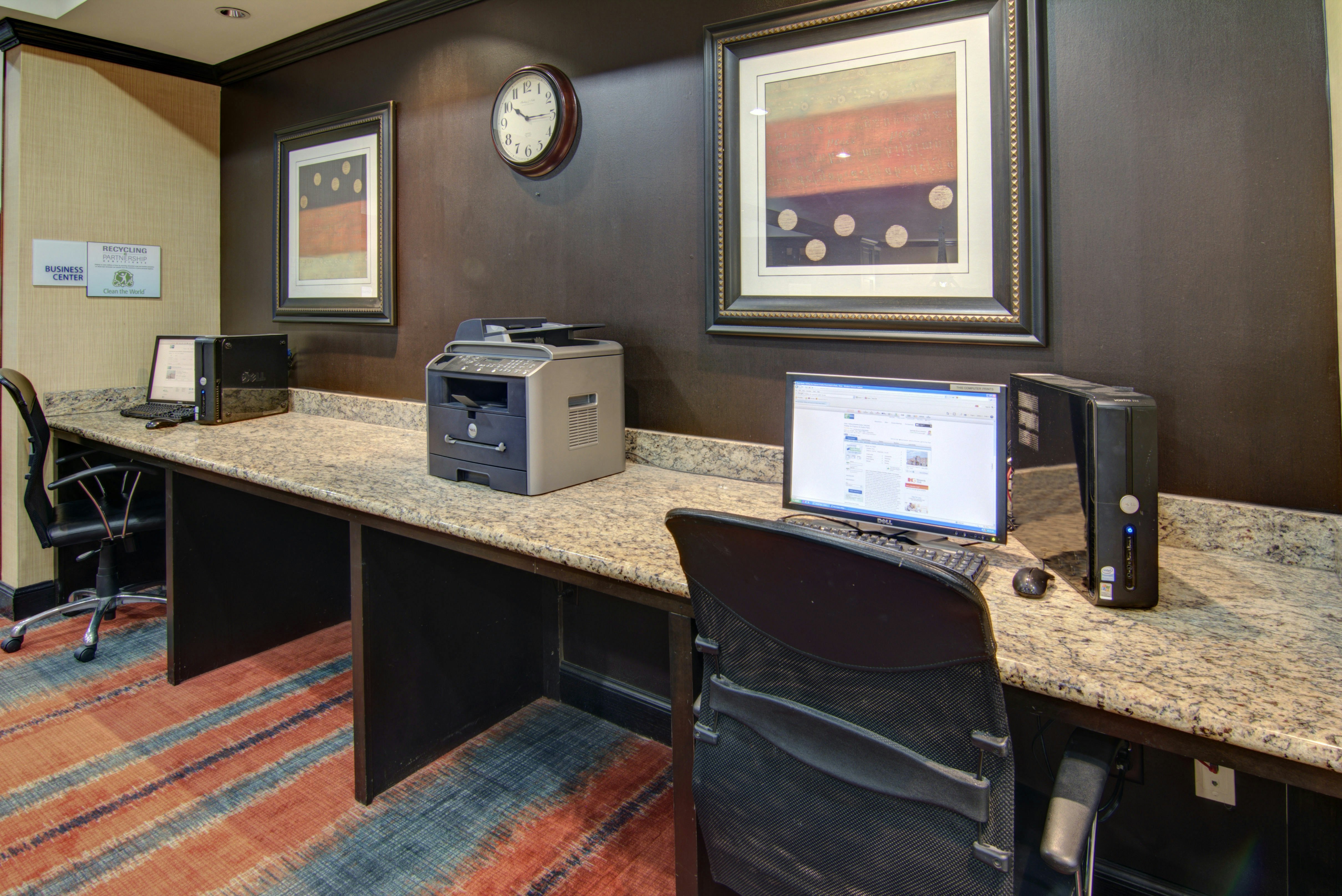 Holiday Inn Express Hotel and Suites Paris 26/30