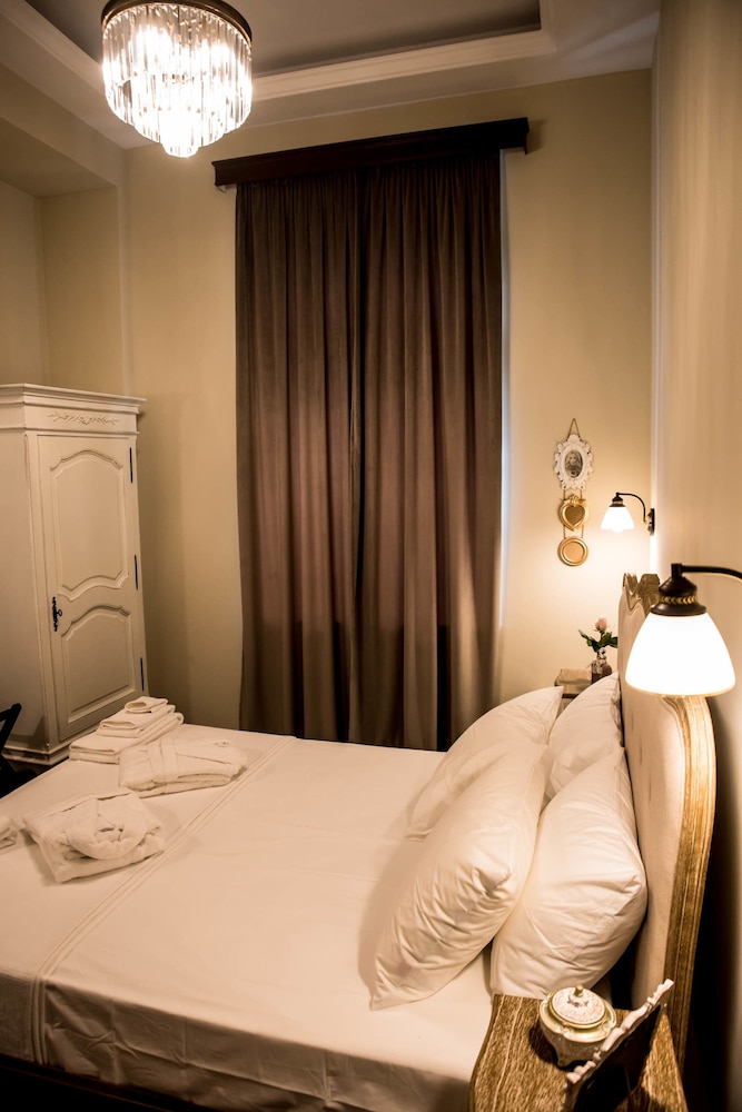 Kyria Boutique House 16/50