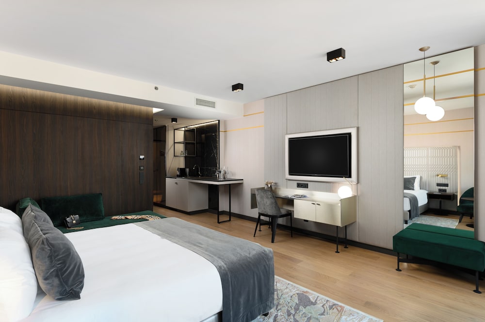 Hotel Emerald & Suites 17/56