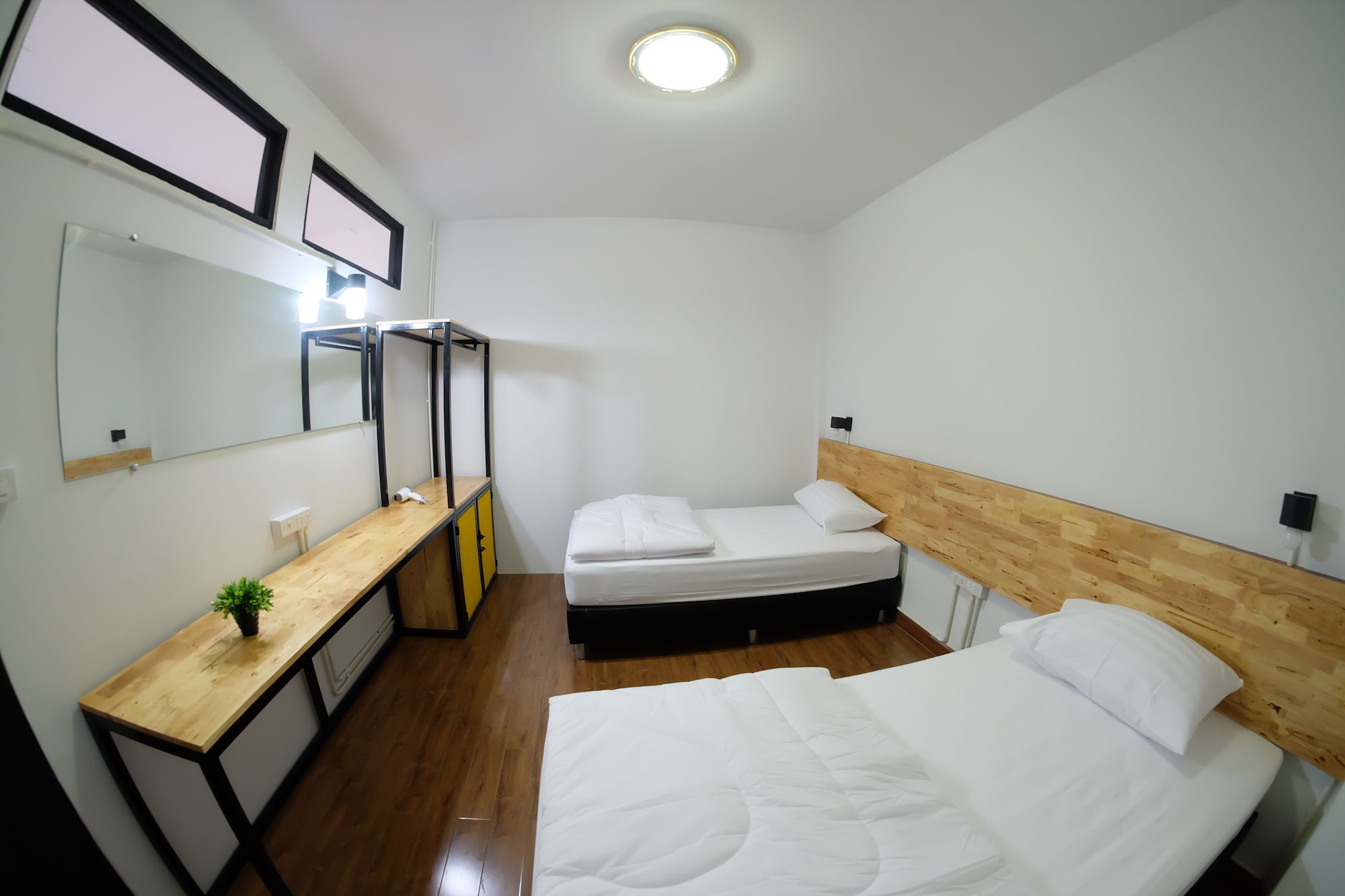 ROOM, TWIN BEDS, SHARED BATHROOM