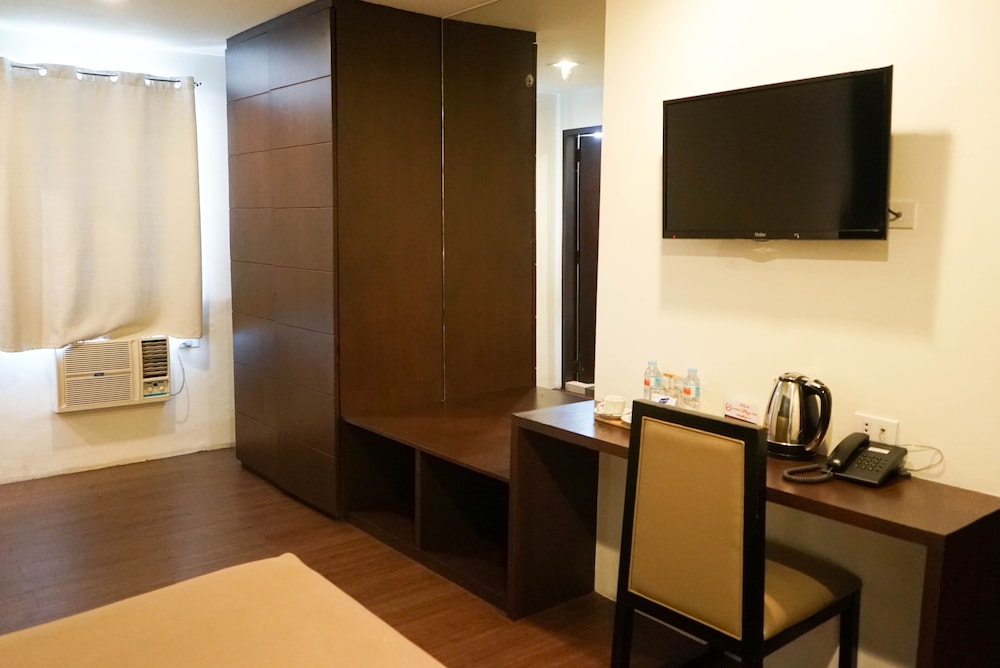 Tacloban Plaza Hotel 41/51