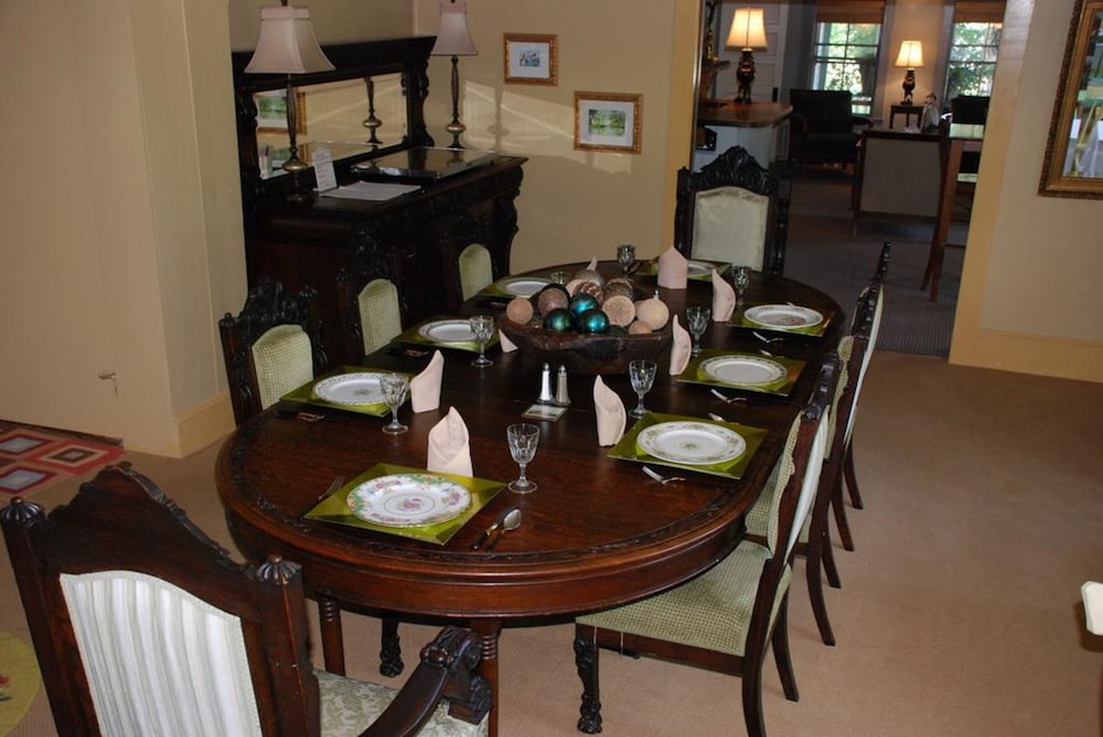 Follansbee Inn 52/72