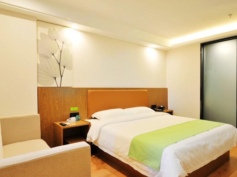 GreenTree Inn Haikou City Wuzhishan Road 11/33