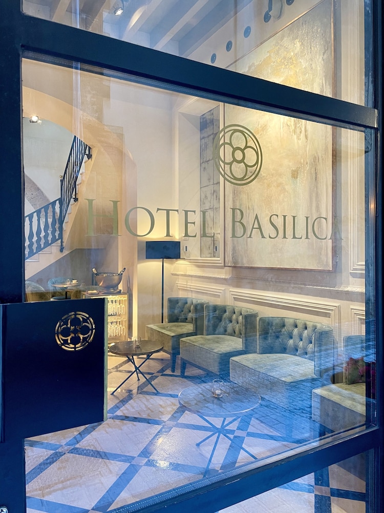 Hotel Basílica 34/73