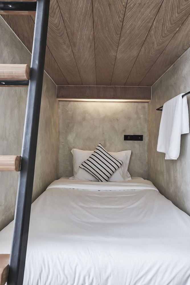 Vann Bangkok Boutique House 9/50