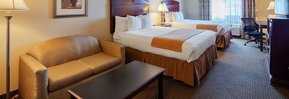 Franklin Inn And Suites 4/14