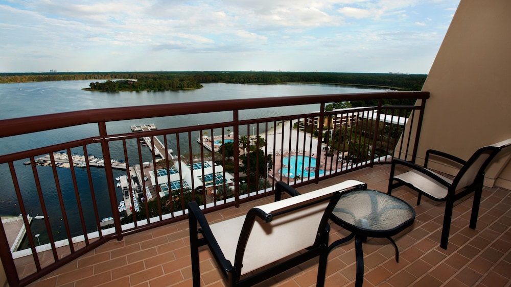Disneys Contemporary Resort 34/50