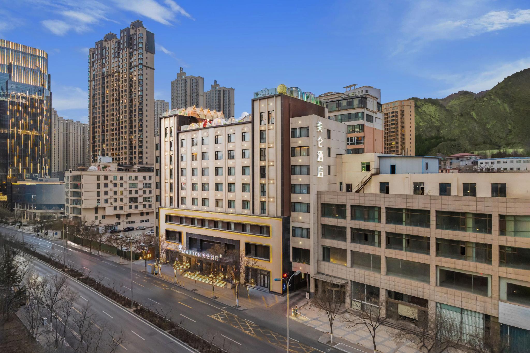 Atour Hotel (Qilihe Bridge, Lanzhou High Speed Railway Station) 7/45