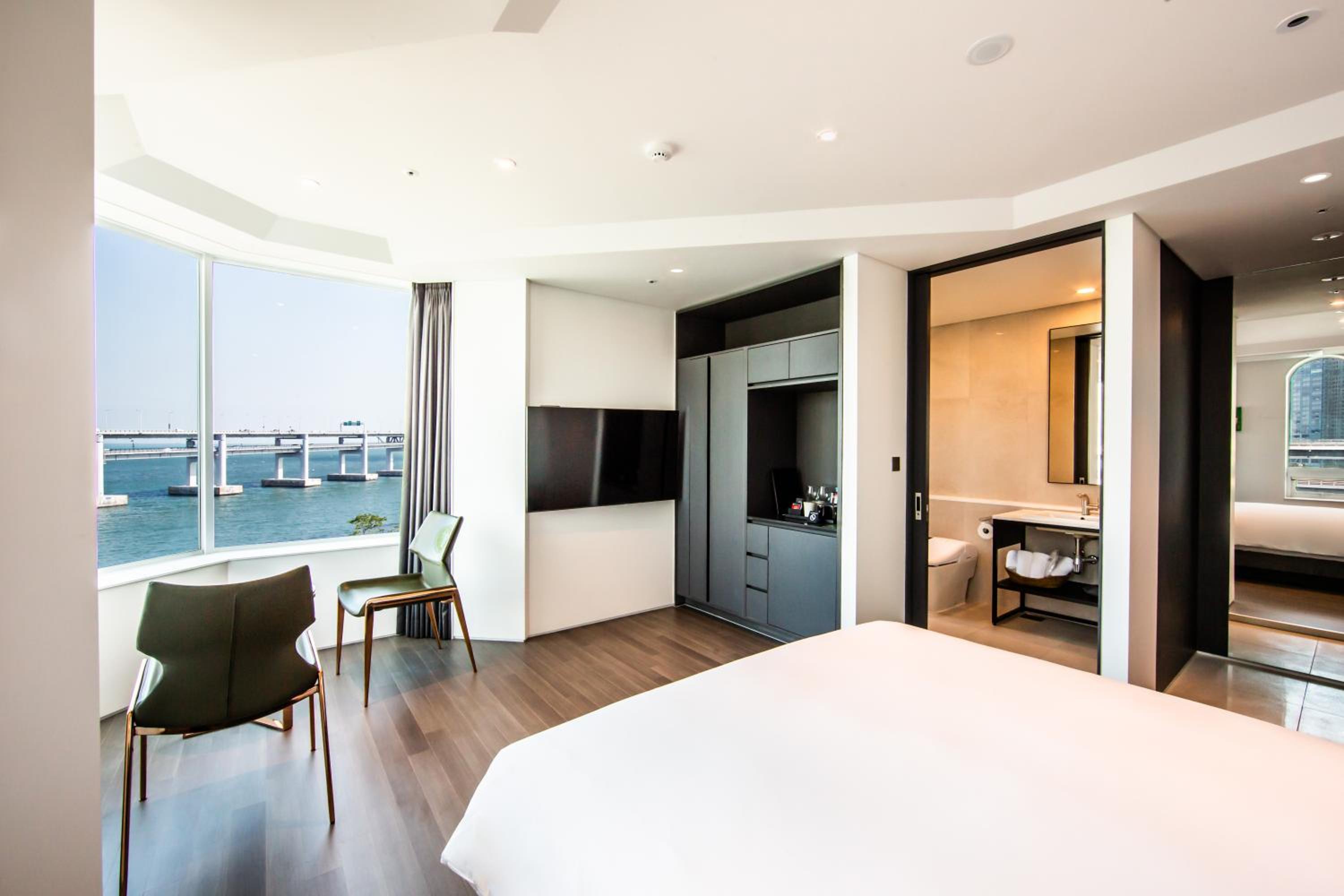 Room, Double Bed