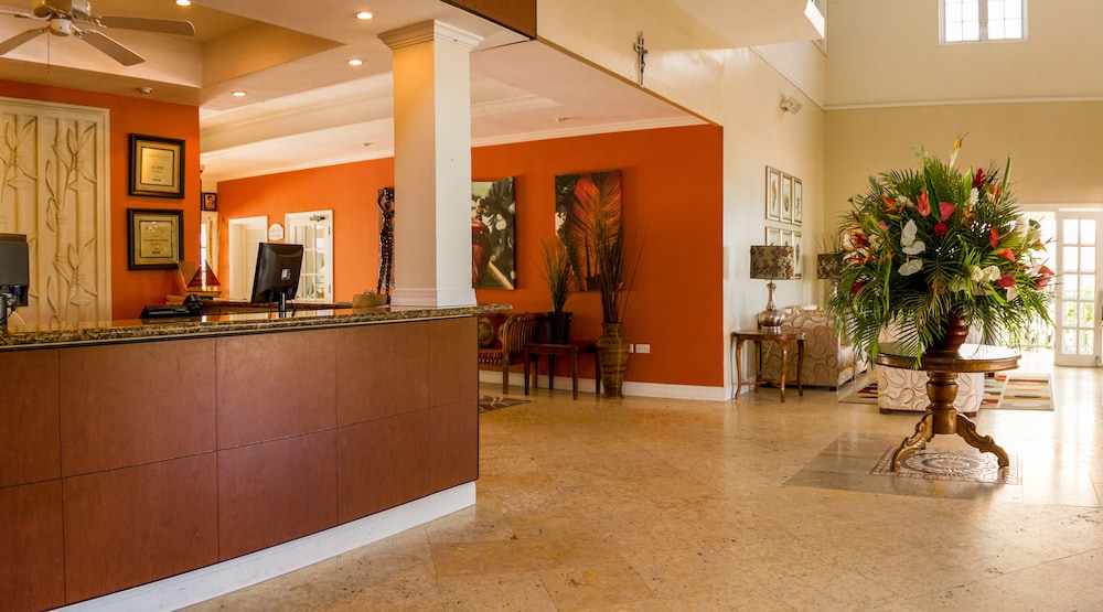 Bay Gardens Beach Resort and Spa 10/75