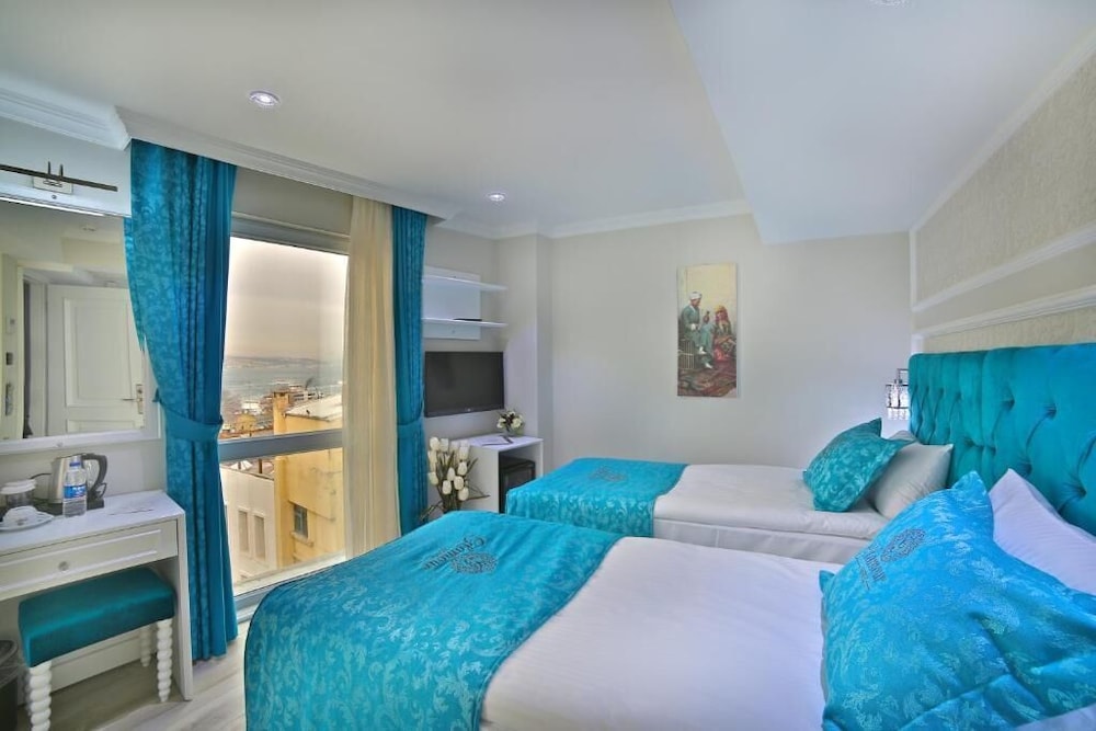 Glamour Hotel 7/49