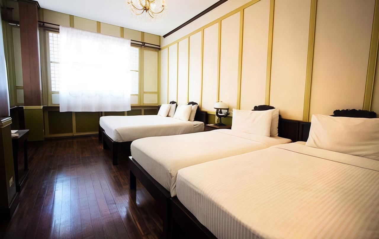House, 4 Double Beds