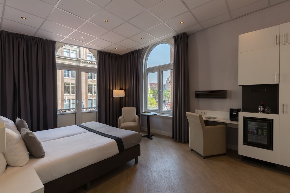 Hotel Amsterdam - De Roode Leeuw 21/59