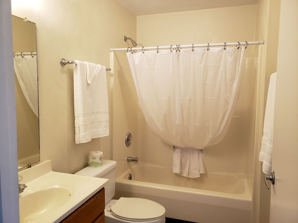 Affordable Suites Charlottesville 51/55