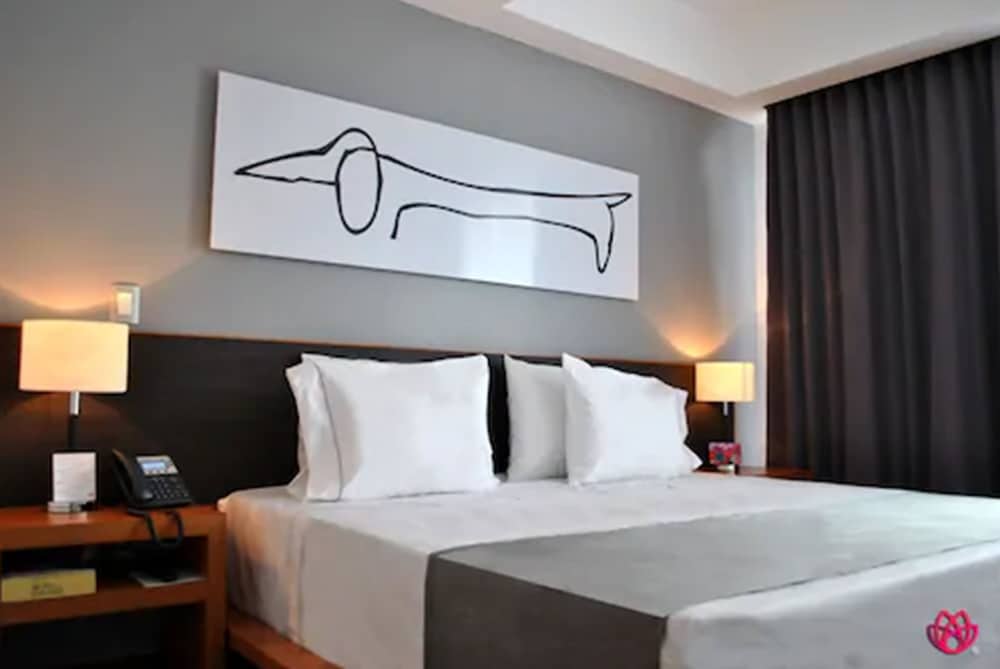Hotel Y Tu 8/28