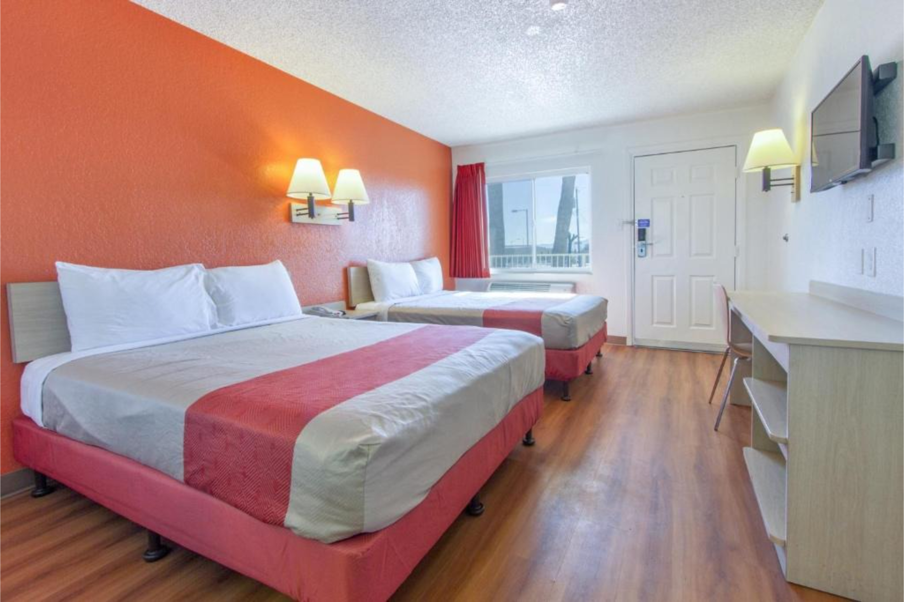 2 Full Beds