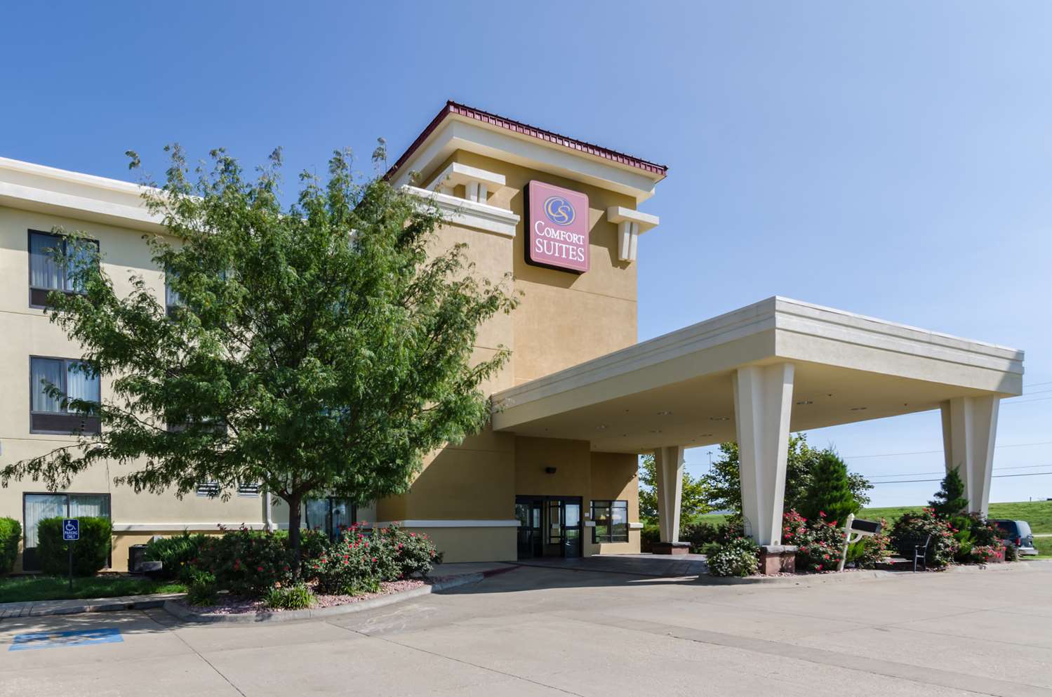 Comfort Suites Salina 41/44