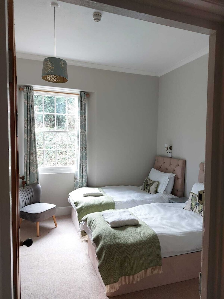 Laston House 19/50