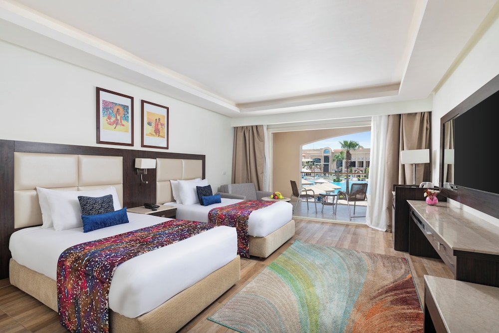 Deluxe Room Pool View Double
