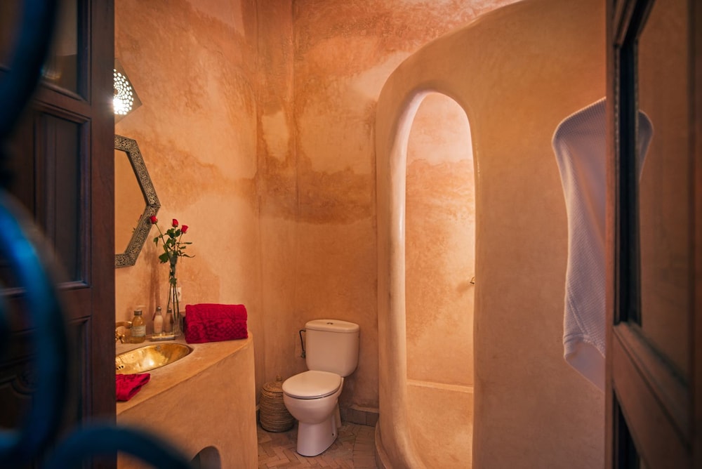 Riad Darhani 25/28