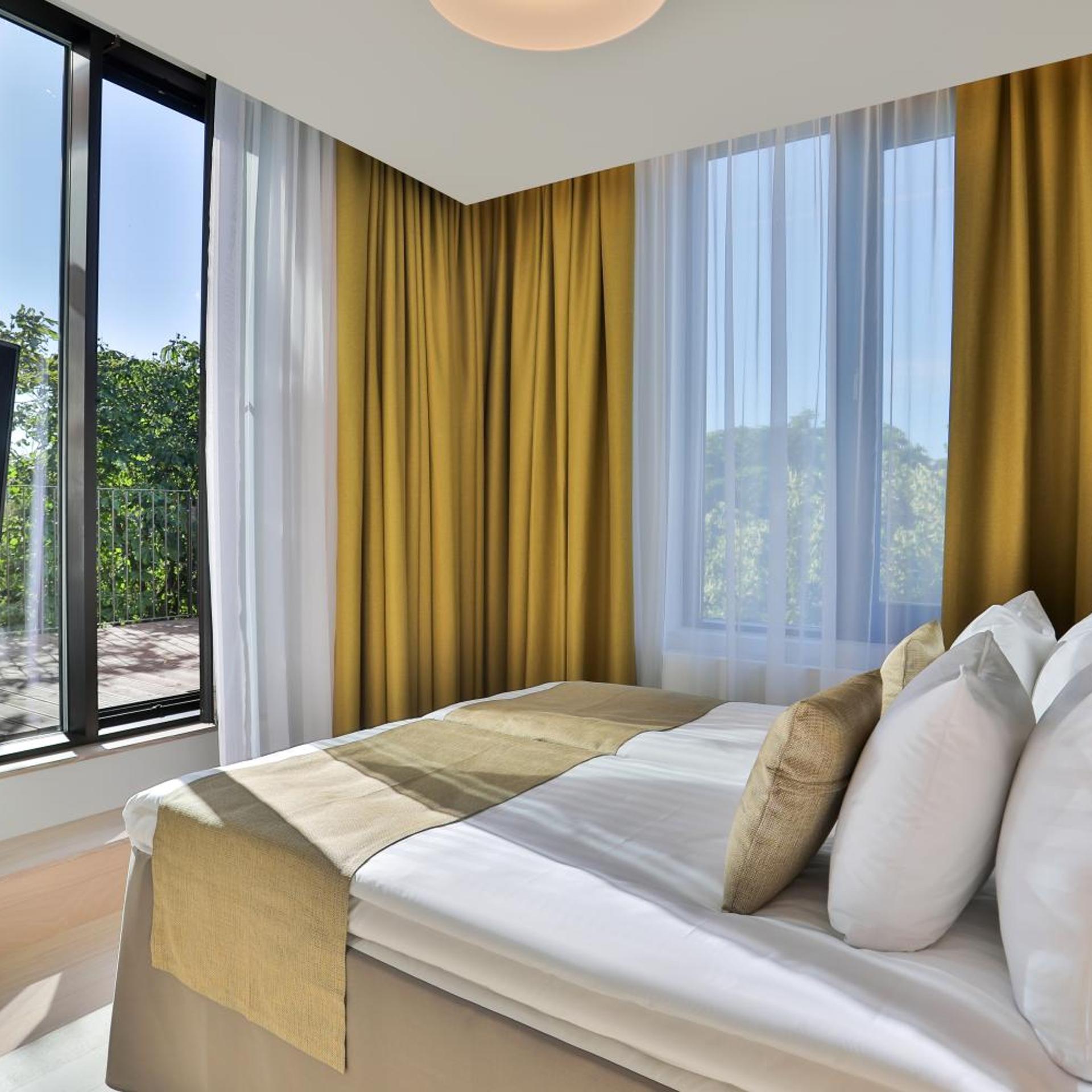 Zen, Suite, Hot Tub, Balcony