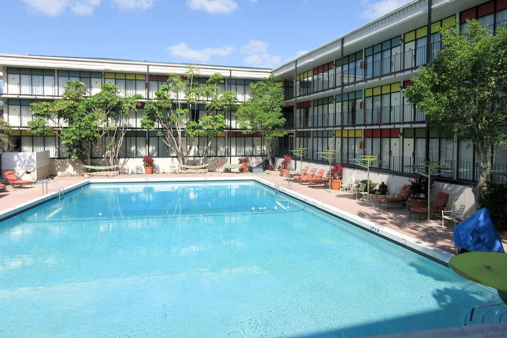 Econo Lodge Winter Haven Chain Of Lakes 3/44