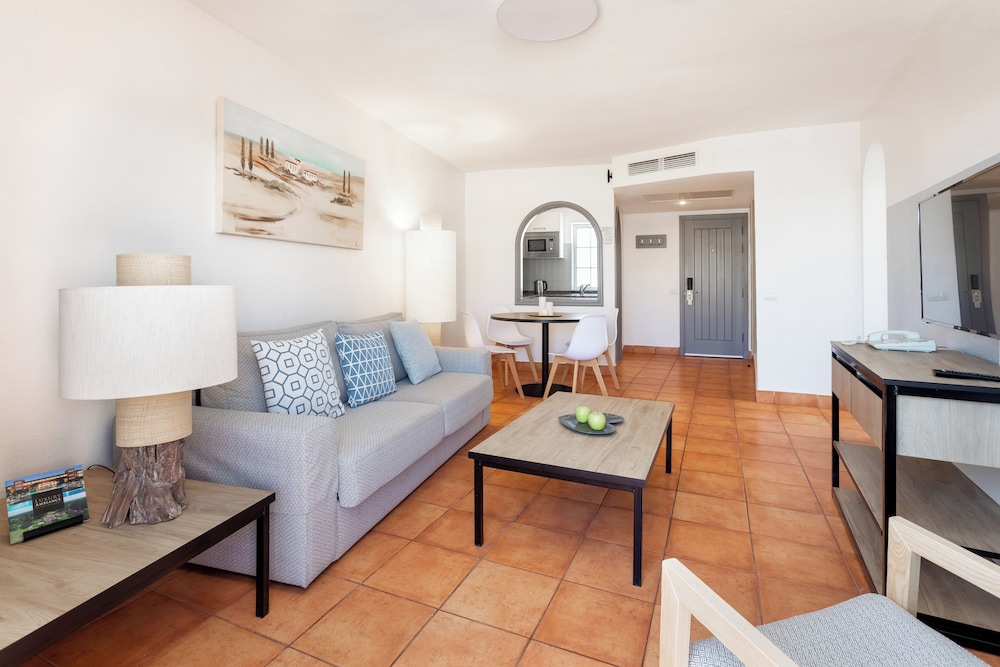 Sol Barbacan Apartments 47/72