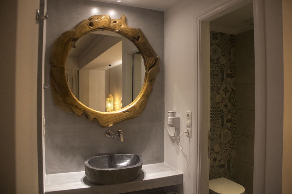 Eternal Suites 34/41