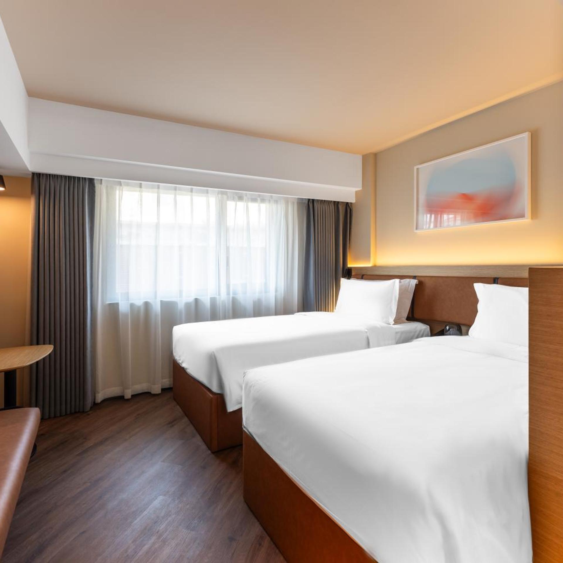 Mia Hotel-Xuhui Jiaotong University 12/50