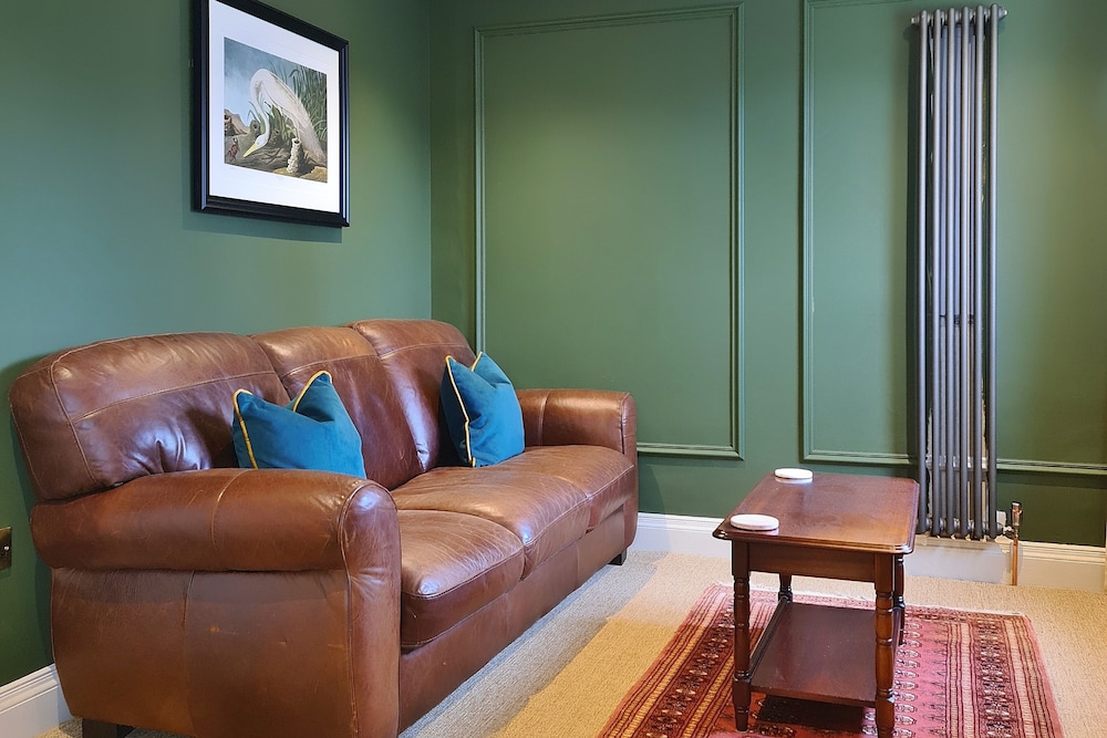 The Alyth Hotel 36/50