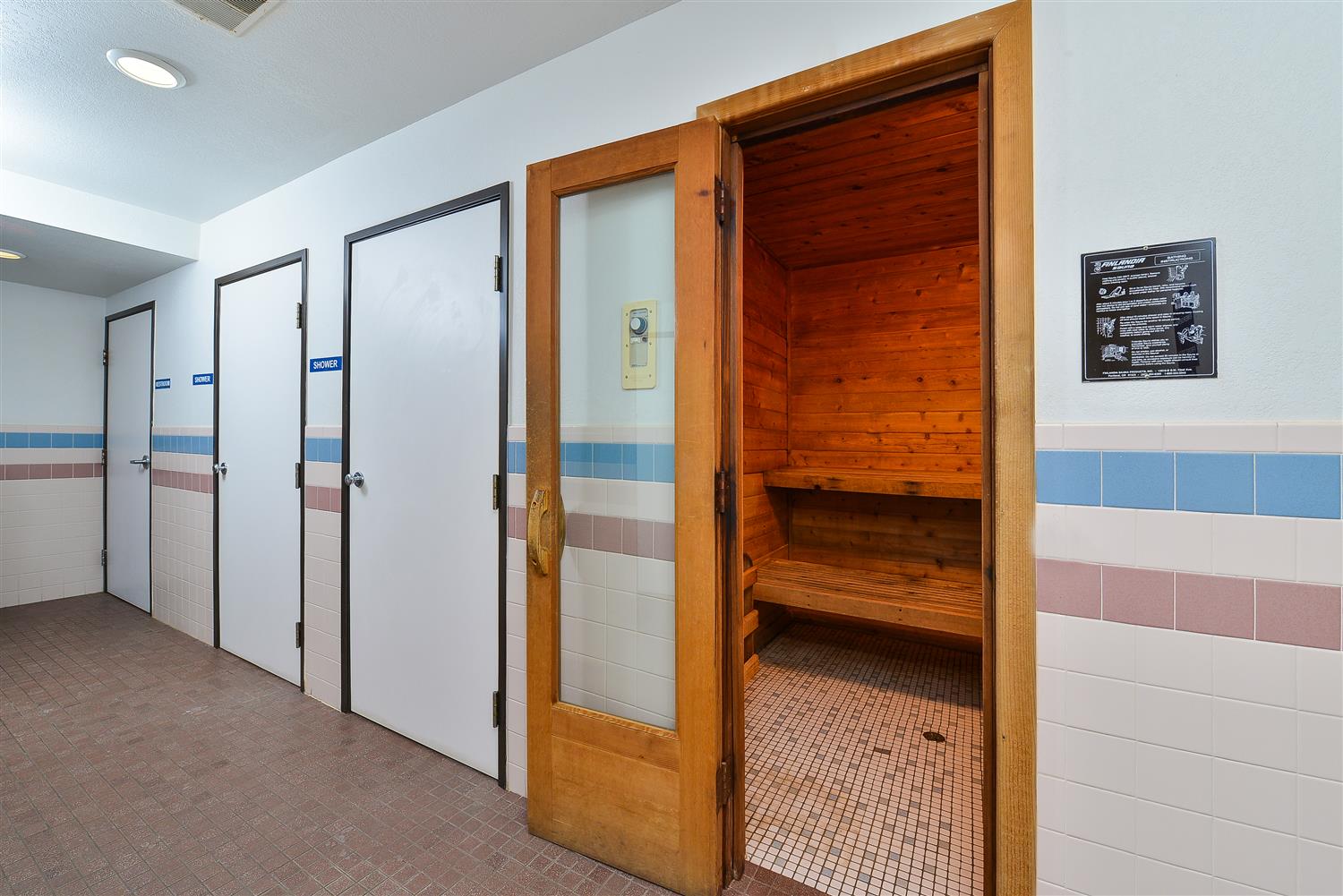Americas Best Value Inn Birch Run 1/12