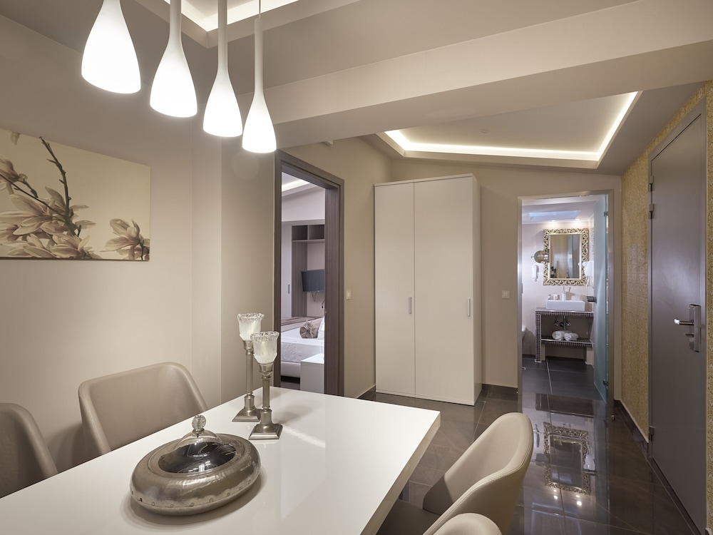 Koukounaria Hotel And Suites 60/74