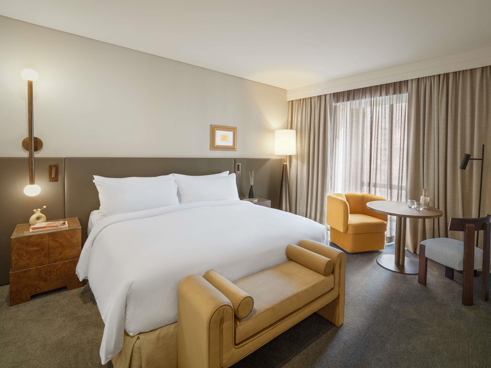 SUPERIOR, KING BED