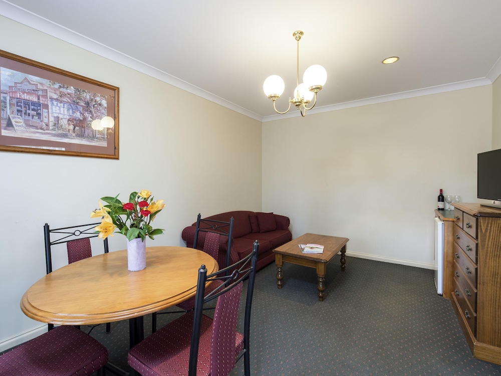 BreakFree Port Pirie 24/38