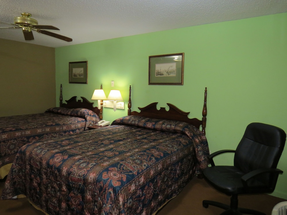 First Western Inn Caseyville 3/48