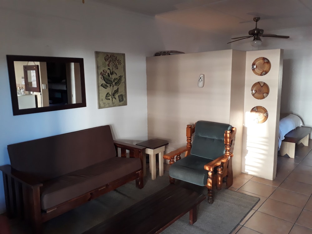 Gansbaai Town Lodge 14/26