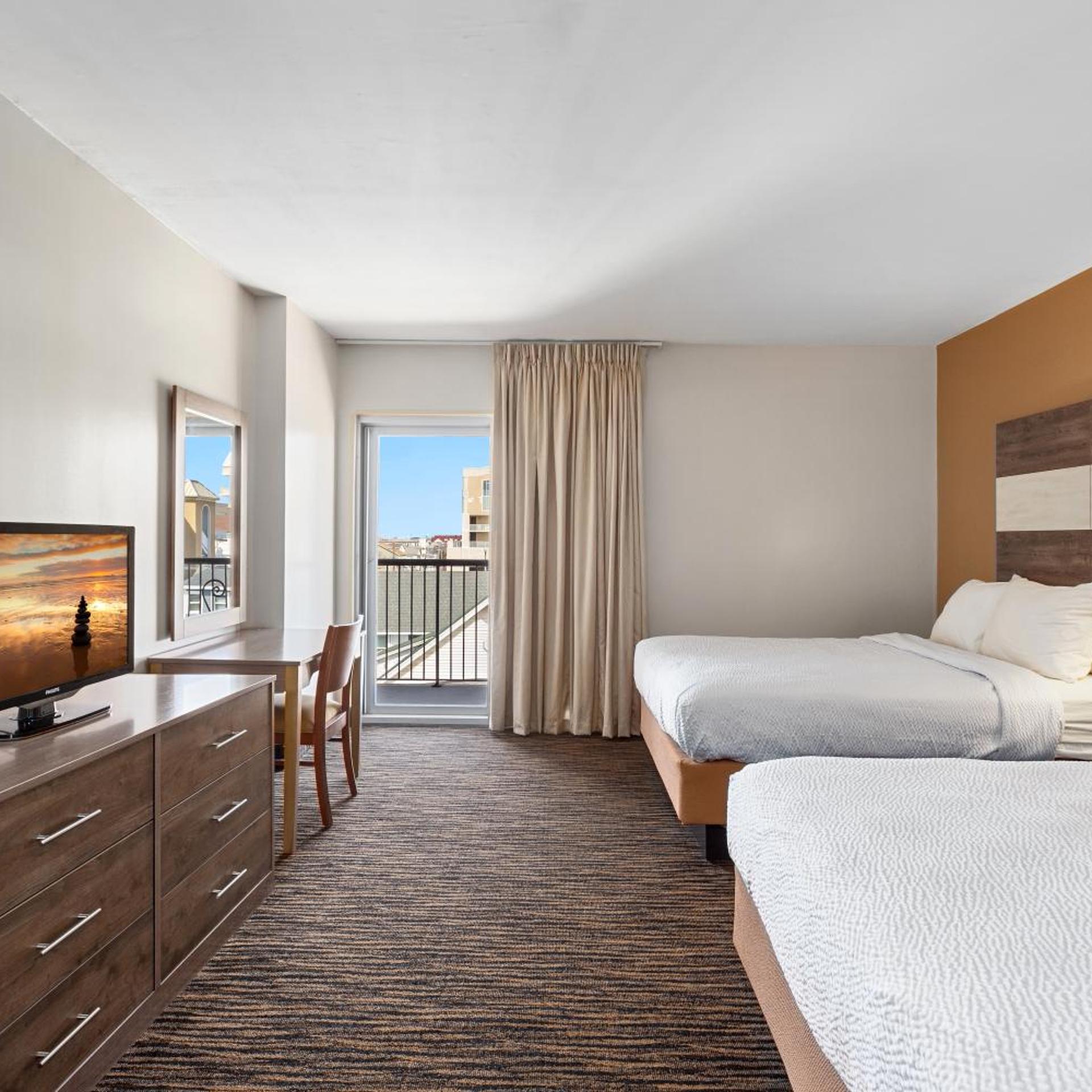 Deluxe, Double Bed, Lateral Side Sea View