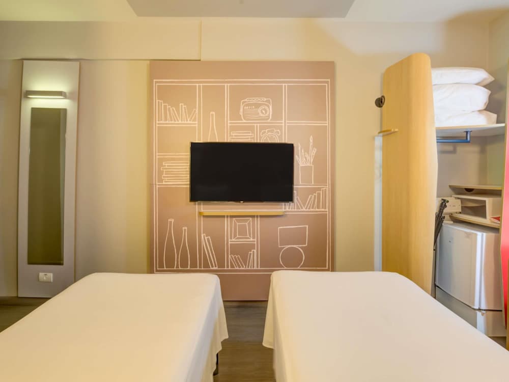 Ibis Paranagua 48/59