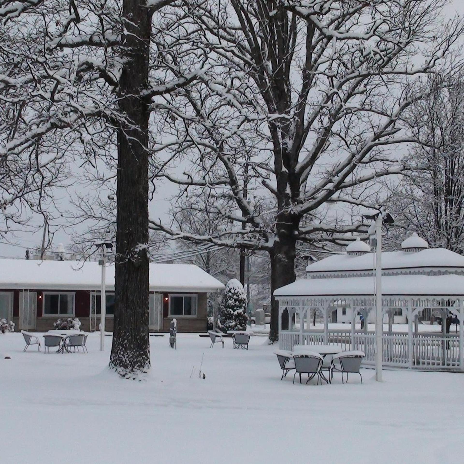 Murray Inn and Art Gallery 27/31